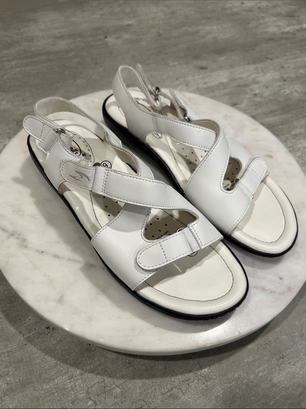 Dr. Scholl's White Adjustable Slingback Sandals size 9